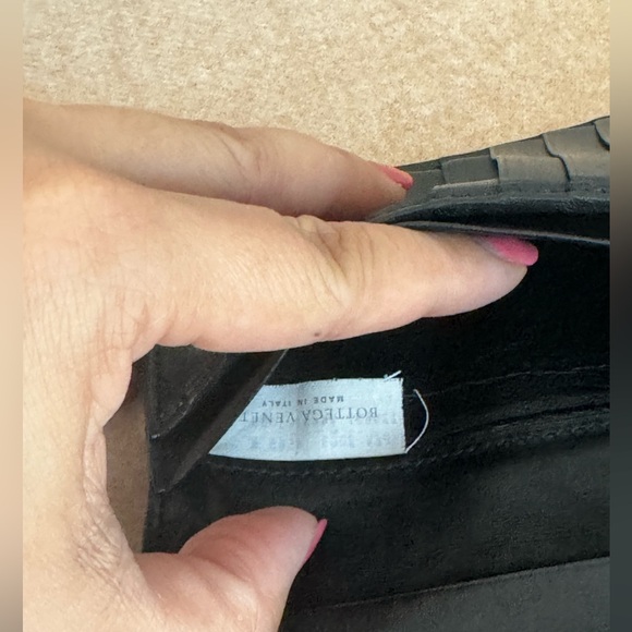 Bottega Veneta Intrecciato Leather Long Black Bifold Wallet - Unisex - Picture 11 of 13